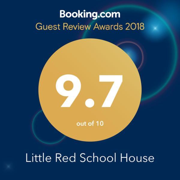 مبيت وإفطار أومارا Little Red School House المظهر الخارجي الصورة